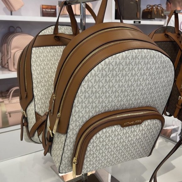 Michael Kors Jaycee Large Zip Pocket Backpack Vanilla - Picture 15 of 16